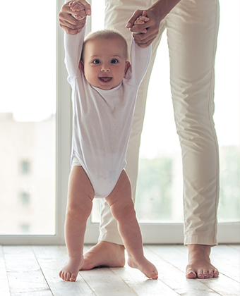 L'apprentissage de la marche chez l'enfant