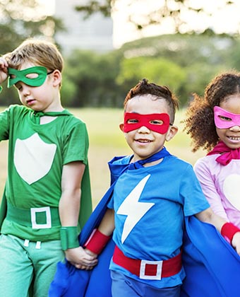 2 déguisements pour enfants pour le Carnaval