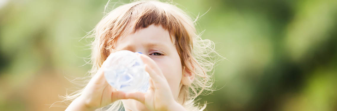 Eau pour bébé : besoins fondamentaux