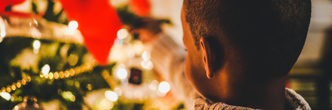 Quatre façons d'occuper patiemment les enfants avant Noël