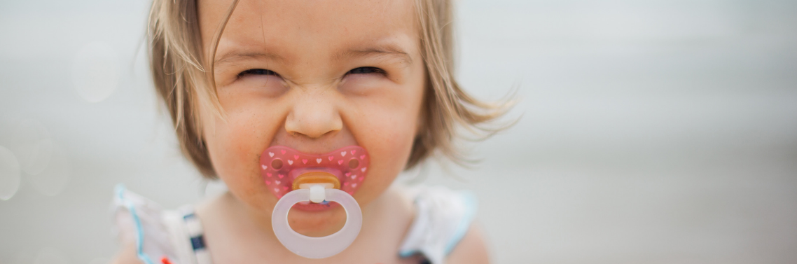 Aider les enfants à quitter la tétine