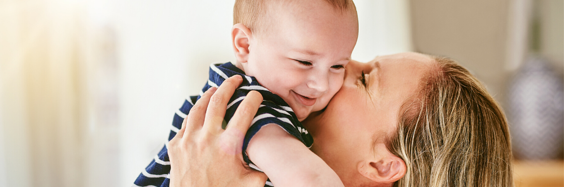 Pourquoi bébé a besoin de tendresse ?