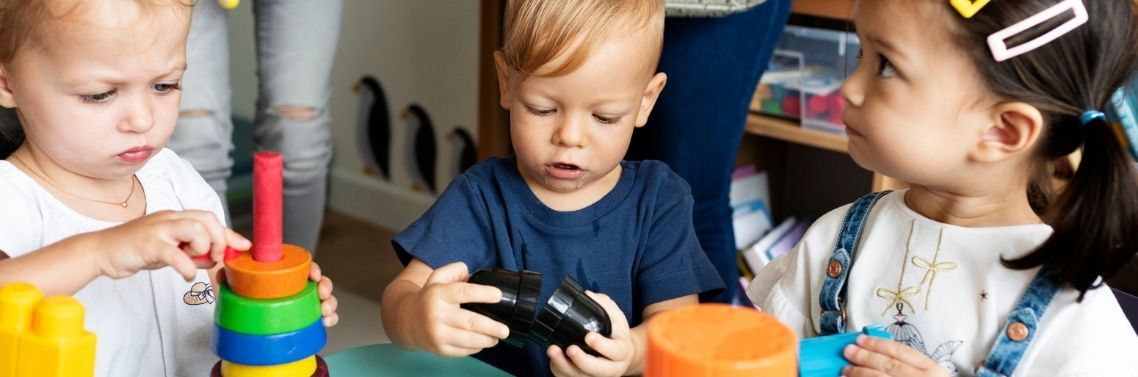 Apprendre à catégoriser avant 3 ans 1 Catégoriser header site nounou assure 1138 377