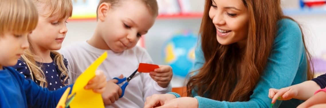 Aides pour les assistantes maternelles : comment ça marche ?